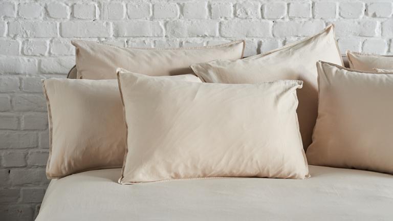 Dekbedovertrek Vintage Satin beige Sleeplife® detail Dekbedovertrek Vintage Satin beige Sleeplife® detail