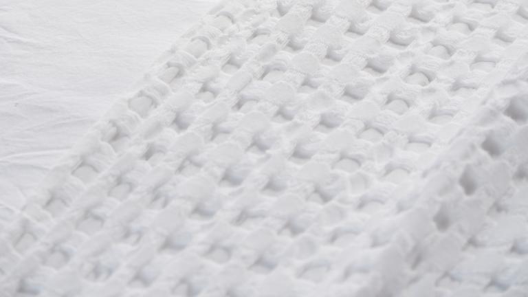Plaid Saint-Remy Sleeplife wit detail Plaid Saint-Remy Sleeplife wit detail