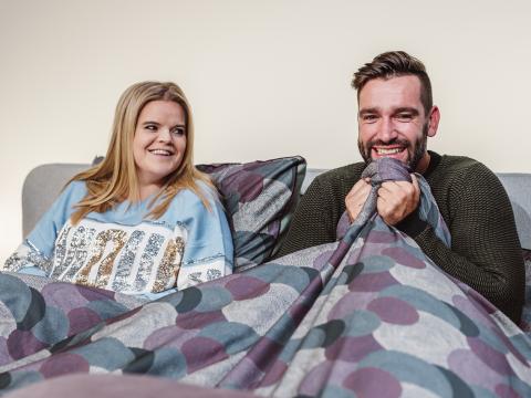in bed met ment tv seizoen 2 